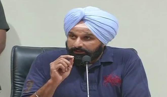 ਮਜੀਠੀਆ ਦੀ ਮੰਗ, ਰੰਧਾਵਾ ਨੂੰ ਮੰਤਰੀ ਮੰਡਲ ‘ਚੋਂ ਬਰਖਾਸਤ ਕਰੋ