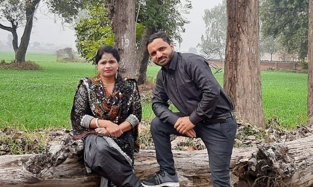 ਪੰਜਾਬੀ ਗਾਇਕ ਜੋੜੀ ਨੇ ਗੋਦੀ ਮੀਡੀਆ ‘ਤੇ ਗਾਇਆ ਗਾਣਾ, ਰਵੀਸ਼ ਕੁਮਾਰ ਨੇ ਵੀ ਕੀਤੀ ਤਾਰੀਫ