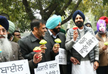 ਅਕਾਲੀ ਦਲ ਅਤੇ ਆਪ ਨੇ ਕੀਤਾ ਵਿਧਾਨ ਸਭਾ ‘ਚੋਂ ਵਾਕਆਉਟ, ਕਿਹਾ ਸਾਨੂੰ ਸਾਡਾ ਪੱਖ ਚੰਗੀ ਤਰਾਂ ਰਖਣ ਨਹੀਂ ਦਿੱਤਾ ਗਿਆ