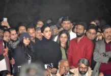 #boycottdeepika v/s #istandwithdeepika