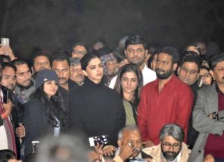 #boycottdeepika v/s #istandwithdeepika