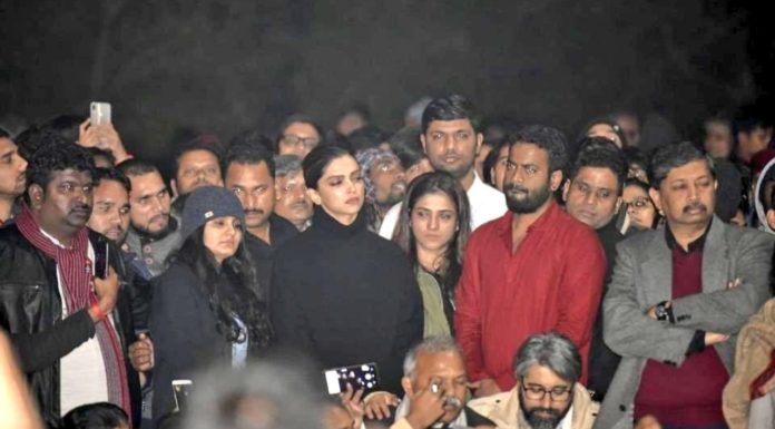 #boycottdeepika v/s #istandwithdeepika