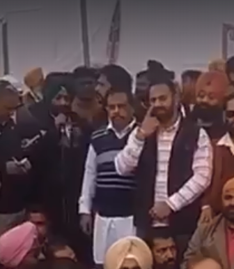 ਵਿਧਾਇਕ ਰਜਿੰਦਰ ਬੇਰੀ ਨੇ ਕਾਂਗਰੇਸੀ ਆਗੂਆਂ ਨਾਲ ਰਾਮਾਮੰਡੀ ਚੌਕ ਨੇੜੇ ਨੇਸ਼ਨਲ ਹਾਈਵੇ ਅਥਾਰਿਟੀ ਖਿਲਾਫ ਲਗਾਇਆ ਧਰਨਾ