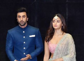 ਛੇਤੀ ਹੀ ਕਪੂਰ ਪਰਿਵਾਰ ਦੀ ਨੂੰਹ ਬਣੇਗੀ ਆਲਿਆ ! ਨੀਤੂ, ਰਣਬੀਰ ਦੇ ਨਾਲ ਸੋਸ਼ਲ ਮੀਡੀਆ ਤੇ ਤਸਵੀਰਾਂ ਹੋ ਰਹੀਆਂ ਵਾਇਰਲ