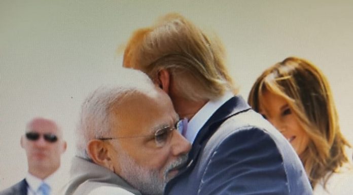 ਅਹਿਮਦਾਬਾਦ ਪਹੁੰਚੇ ਡੋਨਾਲਡ ਟਰੰਪ, ਸਾਬਰਮਤੀ ਆਸ਼ਰਮ ਚ ਡੋਨਾਲਡ ਟਰੰਪ ਤੇ ਮੇਲਾਨੀਆ ਟਰੰਪ ਨੇ ਚਲਾਇਆ ਚਰਖਾ, ਵੇਖੋ ਤਸਵੀਰਾਂ