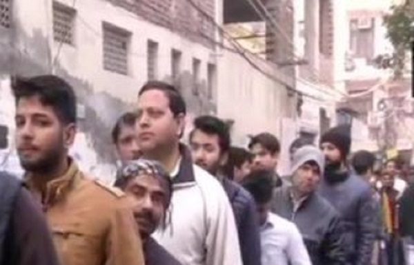 ਦਿੱਲੀ ਚੋਣ: ਵੋਟਿੰਗ ਸ਼ੁਰੂ ਹੁੰਦਿਆਂ ਹੀ ਸ਼ਾਹੀਨ ਬਾਗ ‘ਚ ਲੱਗੀ ਵੋਟਰਾਂ ਦੀ ਲੰਬੀ ਕਤਾਰ