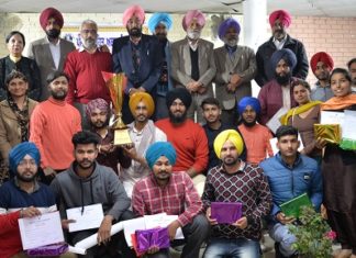 ਮਾਤ ਭਾਸ਼ਾ ਦਿਵਸ ‘ਤੇ ਕਰਵਾਏ ਅੰਤਰ-ਕਾਲੇਜ ਸਾਹਿਤਕ ਮੁਕਾਬਲੇ, ਆਰੀਆ ਕਾਲਜ ਲੁਧਿਆਣਾ ਨੇ ਜਿੱਤੀ ਮਾਤ-ਭਾਸ਼ਾ ਟਰਾਫ਼ੀ