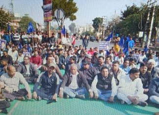 ਨੇਸ਼ਨਲ ਹਾਈਵੇ ਬੰਦ, ਭੀਮ ਆਰਮੀ ਦੇ ਆਗੂਆਂ ਨੇ ਧਰਨਾ ਲਗਾ ਕੇ ਕੀਤਾ ਜਾਮ, ਵਾਹਨਾਂ ਦੀਆਂ ਲੱਗੀਆਂ ਲੰਬੀਆਂ ਕਤਾਰਾਂ