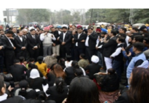 ਲੁਧਿਆਣਾ: ਕਚਹਿਰੀ ਚੌਕ ‘ਚ ਟੈਂਟ ਤੇ ਕੁਰਸੀਆਂ ਲਾ ਕੇ ਬੈਠੇ ਵਕੀਲ, ਫਿਰੋਜਪੁਰ ਰੋਡ ਤੇ ਜਾਮ