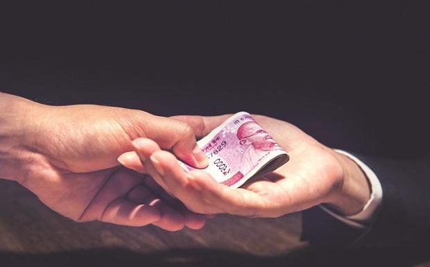 ਕੇਸ ਰੱਦ ਕਰਨ ਦੇ ਬਦਲੇ ਰਿਸ਼ਵਤ ਲੈਂਦੇ ਸਿਵਲ ਹਸਪਤਾਲ ਕੇ ਡਾਕਟਰ ਨੂੰ ਵਿਜਿਲੈਂਸ ਟੀਮ ਨੇ ਕੀਤਾ ਗਿਰਫਤਾਰ