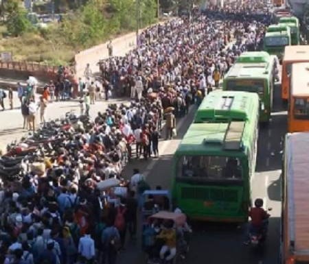 ਲਾਕਡਾਉਨ ‘ਚ ਭੀੜ ‘ਚ ਤੁਰਦਿਆਂ ਲੋਕਾਂ ਨੇ ਦੱਸਿਆ ਕਿ ਉਹ ਕੋਰੋਨਾ ਤੋਂ ਕਿਉਂ ਨਹੀਂ ਡਰਦੇ ? ਜਾਨਣ ਲਈ ਪੜ੍ਹੋ ਖਬਰ