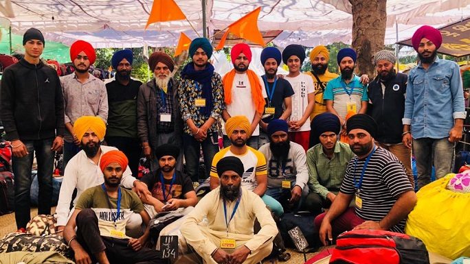 ਦੇਸ਼-ਵਿਦੇਸ਼ ਤੋਂ ਸ਼੍ਰੀ ਆਨੰਦਪੁਰ ਸਾਹਿਬ ਹੋਲਾ-ਮੁਹੱਲਾ ਪਹੁੰਚ ਰਹੀ ਸੰਗਤ, ਖਾਲਸਾ ਸੇਵਕ ਜੱਥਾ ਕਾਲੇਕੇ ਦੇ ਸੇਵਾਦਾਰ ਸੁਰੱਖਿਆ ਨੂੰ ਬਣਾ ਰਹੇ ਯਕੀਨੀ