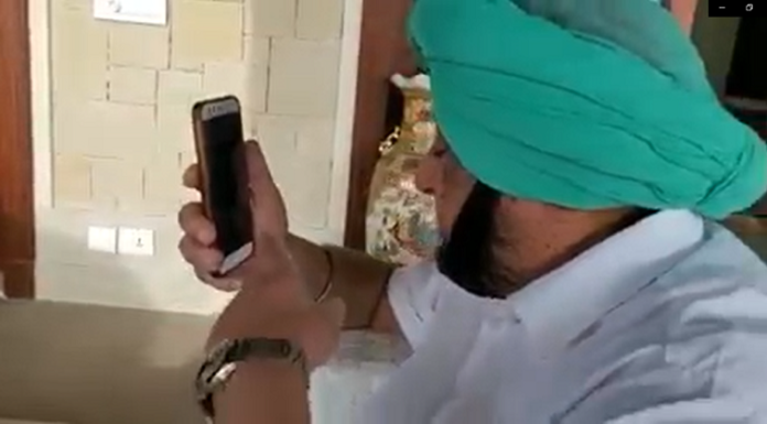 ਕੈਪਟਨ ਦੀ ਪੁਲਸ ਮੁਲਾਜ਼ਮਾਂ ਨਾਲ ਫੌਨ ਤੇ ਸਿੱਧੀ ਗੱਲ – ਵੇਖੋ ਵੀਡੀਓ