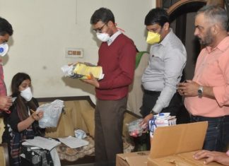 ਜਲੰਧਰ ‘ਚ ਮਾਸਕ-ਸੈਨੀਟਾਇਜ਼ਰ ਦੀ ਕਾਲਾ ਬਾਜ਼ਾਰੀ ਕਰਨ ਵਾਲਿਆਂ ‘ਤੇ ਛਾਪੇਮਾਰੀ, 7000 ਤੋਂ ਵੱਧ ਮਾਸਕ ਬਰਾਮਦ