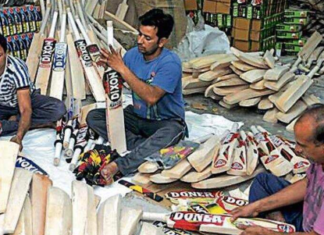 ਸਪੋਰਟਸ ਮਾਰਕਿਟ ਦੇ ਮਾਲਕਾਂ ਨੇ ਚਲਾਈ ਬਿੱਲ ਮਾਫ਼ ਕਰੋ ਜਾਂ ਹਾਫ਼ ਕਰੋ ਕਮਪੇਨ