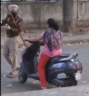 ਕਰਫ਼ਿਊ ਦੌਰਾਨ ਇਕ ਔਰਤ ਨੂੰ ਰੋਕਣ ‘ਤੇ ਪੁਲਿਸ ਨੂੰ ਹੋਣਾ ਪਿਆ ਗਾਲ਼ੀ-ਗਲੋਚ ਦਾ ਸ਼ਿਕਾਰ