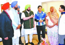 ਲੁਧਿਆਣਾ ਦੀ ਮੁੱਕੇਬਾਜ਼ ਸਿਮਰਨਜੀਤ ਨੂੰ ਕੈਪਟਨ ਸਰਕਾਰ ਵਲੋਂ ਸਰਕਾਰੀ ਨੌਕਰੀ ਤੇ 5 ਲੱਖ ਰੁਪਏ ਦੇਣ ਦਾ ਐਲਾਨ