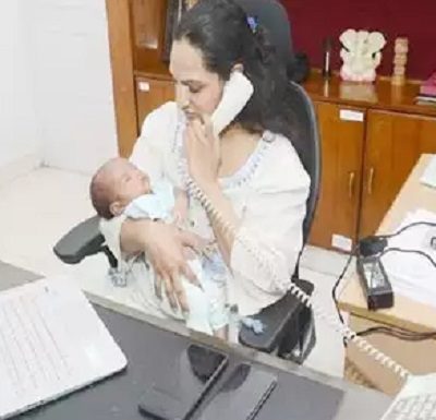 ਕੋਰੋਨਾ ਸੰਕਟ ‘ਚ ਆਈਏਐਸ ਨੇ ਮੈਟਰਨਿਟੀ ਲੀਵ ਰੱਦ ਕੀਤੀ, 22 ਦਿਨਾਂ ਦੇ ਬੱਚੇ ਨੂੰ ਲੈ ਕੇ ਡਿਊਟੀ ਕੀਤੀ ਜਾੱਇਨ