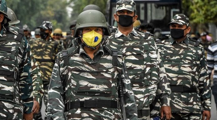 ਦੇਸ਼ ‘ਚ ਲੋਕ ਉਡਾ ਰਹੇ ਨੇ ਲੌਕਡਾਊਨ ਦੀਆਂ ਧੱਜੀਆਂ, ਫੌਜ ਤਾਇਨਾਤ ਕਰਨ ਦੀ ਪਟੀਸ਼ਨ ਪਹੁੰਚੀ ਸੁਪਰੀਮ ਕੋਰਟ