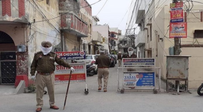 ਕਣਕ ਦੇ ਨਾੜ ਨੂੰ ਅੱਗ ਲਾਉਣ ਦੀ ਸੂਚਨਾ ਮਿਲਣ ’ਤੇ ਡਿਪਟੀ ਕਮਿਸ਼ਨਰ ਖੁਦ ਮੌਕੇ ’ਤੇ ਪੁੱਜੇ