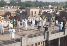 ਪੰਜਾਬ ਦੀਆਂ ਜਥੇਬੰਦੀਆਂ ਨੇ ਘਰਾਂ ਦੀਆਂ ਛੱਤਾਂ ‘ਤੇ ਚੜ ਕੇ ਕੇਂਦਰ ਤੇ ਸੂਬਾ ਸਰਕਾਰ ਖਿਲਾਫ਼ ਪ੍ਰਗਟਾਇਆ ਰੋਸ