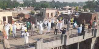 ਪੰਜਾਬ ਦੀਆਂ ਜਥੇਬੰਦੀਆਂ ਨੇ ਘਰਾਂ ਦੀਆਂ ਛੱਤਾਂ ‘ਤੇ ਚੜ ਕੇ ਕੇਂਦਰ ਤੇ ਸੂਬਾ ਸਰਕਾਰ ਖਿਲਾਫ਼ ਪ੍ਰਗਟਾਇਆ ਰੋਸ