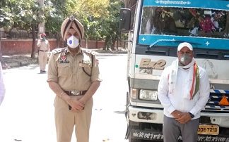 ਆਸਟ੍ਰੀਆ ‘ਚ ਰਹਿੰਦੇ ਜਲੰਧਰ ਦੇ NRI ਨੇ ਗਰੀਬਾਂ ਲਈ ਜ਼ਿਲ੍ਹਾ ਪ੍ਰਸ਼ਾਸਨ ਨੂੰ 20 ਟਨ ਆਟਾ ਸੌਂਪਿਆ