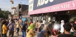 ਵੁਮਨ ਫ੍ਰੈਂਡਲੀ ਠੇਕੇ ‘ਤੇ ਸ਼ਰਾਬ ਲੈਣ ਲਈ ਔਰਤਾਂ ਦੀਆਂ ਲੱਗੀਆਂ ਲਾਈਨਾਂ