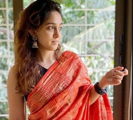 ਆਮਿਰ ਖਾਨ ਦੀ ਬੇਟੀ ਈਰਾ ਨੇ ਈਦ ‘ਤੇ ਪਾਈ ਸਾੜੀ, ਟ੍ਰੇਡੀਸ਼ਨਲ ਲੁੱਕ ਵਾਇਰਲ