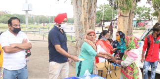 ਭਾਜਪਾ ਮਹਿਲਾ ਮੋਰਚਾ ਨੇ ਅੱਜ 500 ਗਰੀਬ ਲੌਕਾਂ ਨੂੰ ਮਾਸਕ, ਸੈਨੇਟਾਇਜ਼ਰ ਅਤੇ ਗਰਮੀ ਤੋਂ ਰਾਹਤ ਲਈ ਲੱਸੀ ਵੰਡੀ