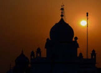 ਧਰਮ ਅਤੇ ਇਤਿਹਾਸ ਦੇ ਸਨਮੁੱਖ ਮਨੋਰੰਜਨ