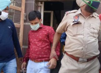 ਲੁਧਿਆਣਾ ‘ਚ ਭਰੂਣ ਲਿੰਗ ਨਿਰਧਾਰਣ ਸਕੈਨ ਸੈਂਟਰ ਦਾ ਪਰਦਾਫਾਸ਼, ਪੋਰਟੇਬਲ ਅਲਟਰਾਸਾਊਂਡ ਮਸ਼ੀਨ ਨਾਲ ਡਾਕਟਰ ਰੰਗੇ ਹੱਥੀਂ ਗ੍ਰਿਫਤਾਰ