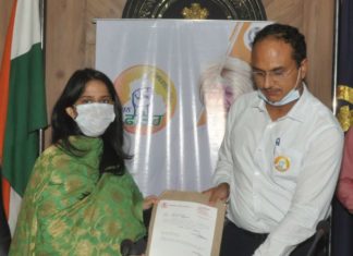 ਜਲੰਧਰ ਦੇ 50 ਕੋਰੋਨਾ ਯੋਧਿਆਂ ਅਤੇ ਉਨਾਂ ਦੀਆਂ ਟੀਮਾਂ ਦਾ ਡਿਪਟੀ ਕਮਿਸ਼ਨਰ ਵੱਲੋਂ ਵਿਸ਼ੇਸ਼ ਸਨਮਾਨ