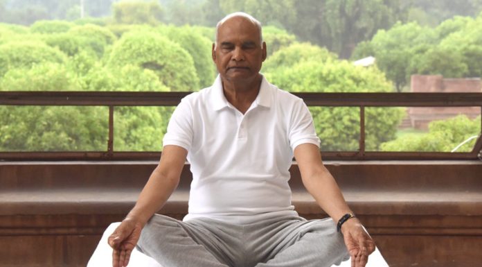 ਸਿਹਤ ਨੂੰ ਤੰਦਰੁਸਤ ਰੱਖਣ ਲਈ ਰੋਜ਼ ਯੋਗਾ ਕਰਦੇ ਨੇ ਰਾਸ਼ਟਰਪਤੀ ਰਾਮਨਾਥ ਕੋਵਿੰਦ