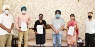 ਸ਼ਹੀਦਾਂ ਦੇ ਪਰਿਵਾਰਕ ਮੈਂਬਰਾਂ ਨੂੰ ਨਿਯੁਕਤੀ ਪੱਤਰ ਸੌਂਪੇ