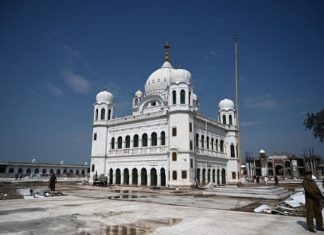 ਮੌਨਸੂਨ ਕਰਕੇ ਕਰਤਾਰਪੁਰ ਲਾਘਾਂ ਬੋਰੀਆਂ ਨਾਲ ਕੀਤਾ ਬੰਦ