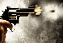 ਮੋਗਾ ਦੇ ਪਿੰਡ ‘ਚ ਪੁਲਿਸ ‘ਤੇ ਫਾਇਰਿੰਗ, ਇੱਕ ਹੈਂਡ ਕਾਂਸਟੇਬਲ ਦੀ ਮੌਤ, ਇੰਸਪੇਕਟਰ ਸਮੇਤ 2 ਗੰਭੀਰ ਜਖਮੀ