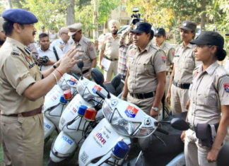 ਜਲੰਧਰ ‘ਚ ਰਾਤ ਸਮੇਂ ਔਰਤਾਂ ਨੂੰ ਕੋਈ ਵੀ ਸਮੱਸਿਆ ਆਵੇ, ਇਨ੍ਹਾਂ ਨੰਬਰ ‘ਤੇ ਸੰਪਰਕ ਕਰਨ, 14 ਟੀਮਾਂ ਕਰ ਰਹੀਆਂ ਨੇ ਕੰਮ