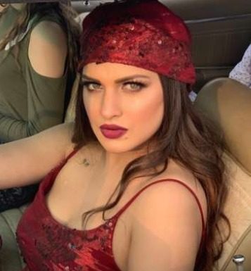 ਚੰਡੀਗੜ੍ਹ ‘ਚ Himanshi Khurana ਦੀ ਕਾਰ ‘ਤੇ ਬਦਮਾਸ਼ਾਂ ਨੇ ਕੀਤਾ ਹਮਲਾ, ਪਿੰਡ ‘ਚ ਕਰ ਰਹੀ ਸੀ ਸ਼ੂਟਿੰਗ