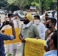 ਪ੍ਰੀਖਿਆਵਾਂ ਲੈਣ ਦੇ ਫ਼ੈਸਲੇ ਵਿਰੁੱਧ ‘ਆਪ’ ਦੇ ਵਿਦਿਆਰਥੀ ਵਿੰਗ ਵੱਲੋਂ ਚੰਡੀਗੜ੍ਹ ‘ਚ ਰੋਸ ਪ੍ਰਦਰਸ਼ਨ