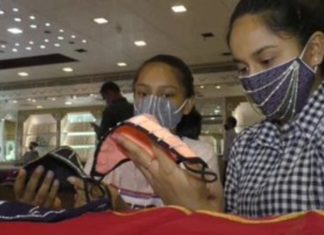 Covid-19 : ਤਿਉਹਾਰਾਂ ਤੋਂ ਪਹਿਲਾਂ ਬਾਜ਼ਾਰਾਂ ‘ਚ ਆਏ ਹੀਰੇਆਂ ਨਾਲ ਜੜੇ ਮਾਸਕ