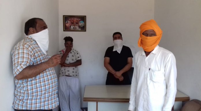 ਜਲੰਧਰ ਦੇ 890 ਪਿੰਡਾਂ ‘ਚ ਕੋਵਿਡ-19 ਸੰਬੰਧੀ ਜਨ ਜਾਗਰੂਕਤਾ ਲਹਿਰ, ਪੰਚ ਅਤੇ ਅਧਿਕਾਰੀ ਦਸ ਰਹੇ ਮਹਾਂਮਾਰੀ ਤੋਂ ਬਚਾਅ ਦੇ ਤਰੀਕੇ