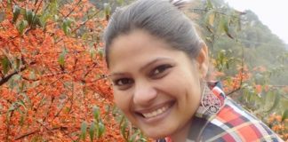 ਹੱਸੂ-ਹੱਸੂ ਕਰਦੇ ਚਿਹਰੇ ਵਾਲੀ ਕੁੜੀ ਸਿਮਰਨ ਅਕਸ