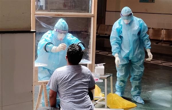 ਪੜ੍ਹੋ – ਜਲੰਧਰ ‘ਚ ਅੱਜ ਆਏ 166 ਕੋਰੋਨਾ ਮਰੀਜ਼ਾਂ ਦੇ ਇਲਾਕਿਆਂ ਦੀ ਜਾਣਕਾਰੀ