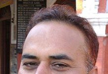ਛੇੜੋ ਛੇੜੋ ਦਿਲ ਦੀਆਂ ਗੱਲਾਂ, ਕਰੋ ਕਿਤੇ ਕੋਈ ਹੱਲਾ-ਗੁੱਲਾ