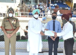 74ਵੇਂ ਸੁਤੰਤਰਤਾ ਦਿਵਸ ਮੌਕੇ ਜੇਲ੍ਹ ਮੰਤਰੀ ਰੰਧਾਵਾ ਵਲੋਂ 35 ਕੋਰੋਨਾ ਯੋਧਿਆਂ ਦਾ ਸਨਮਾਨ