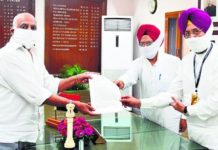 ਬਾਜਵਾ ਤੇ ਦੂਲੋ ਗਵਰਨਰ ਨੂੰ ਮਿਲੇ, ਸੀਬੀਆਈ ਜਾਂਚ ਦੀ ਕੀਤੀ ਮੰਗ