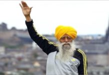109 ਸਾਲਾਂ ਫੌਜਾ ਸਿੰਘ ਪਹੁੰਚੇ ਇੰਗਲੈਂਡ, ਕਿਹਾ ਸੀ – ਇੱਥੇ ਰਹਿ ਗਿਆ ਤਾਂ ਮਰ ਜਾਵਾਂਗਾ, ਲੰਡਨ ਪਹੁੰਚ ਗਿਆ ਤਾਂ 2-4 ਸਾਲ ਹੋਰ ਜੀਅ ਲਵਾਂਗਾ
