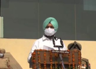 ਜਲੰਧਰ ‘ਚ ਆਜ਼ਾਦੀ ਦਿਹਾੜੇ ਮੌਕੇ ਸੁਖਜਿੰਦਰ ਸਿੰਘ ਰੰਧਾਵਾ ਨੇ ਕਿਹਾ, ਸ਼ਰਾਬ ਨਾਲ ਹੋਈਆਂ ਮੌਤਾਂ ਲਈ ਕਾਂਗਰਸ ਸਰਕਾਰ ਦੀ ਅਣਗਹਿਲੀ