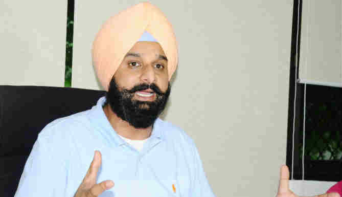 ਸ਼ਰਾਬ ਦੀ ਗੈਰ ਕਾਨੂੰਨੀ ਵਿਕਰੀ ਤੇ 100 ਤੋਂ ਵੱਧ ਮੌਤਾਂ ਪਿੱਛੇ ਕਾਂਗਰਸੀ ਵਿਧਾਇਕਾਂ ਦਾ ਹੱਥ : ਮਜੀਠੀਆ